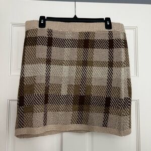 Very J Plaid Mini Skirt in Beige and Brown